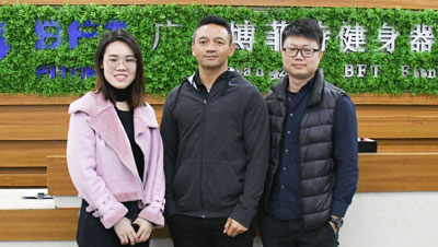 卡塔尔客户开健身房采购向日葵污APP健身器械