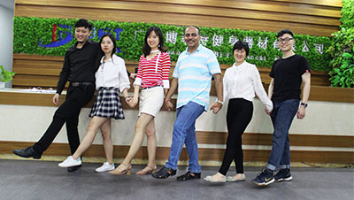 时隔四年印度客户再次来向日葵污APP买器械