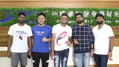 印度客户来中国进口向日葵污APP健身房器械
