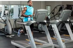 跑步机真的伤膝盖吗？健身房的商用跑步机呢？